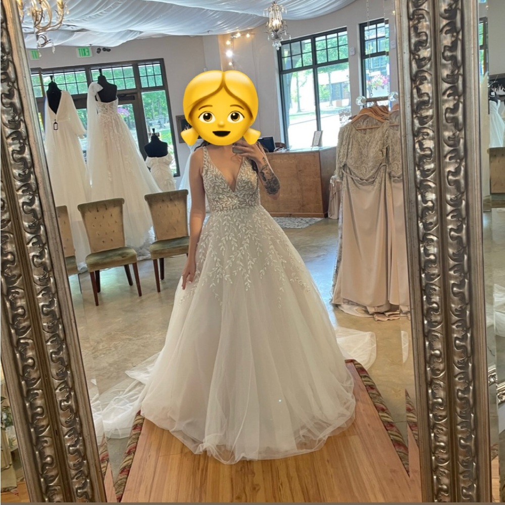 Elegant White Wedding Dress